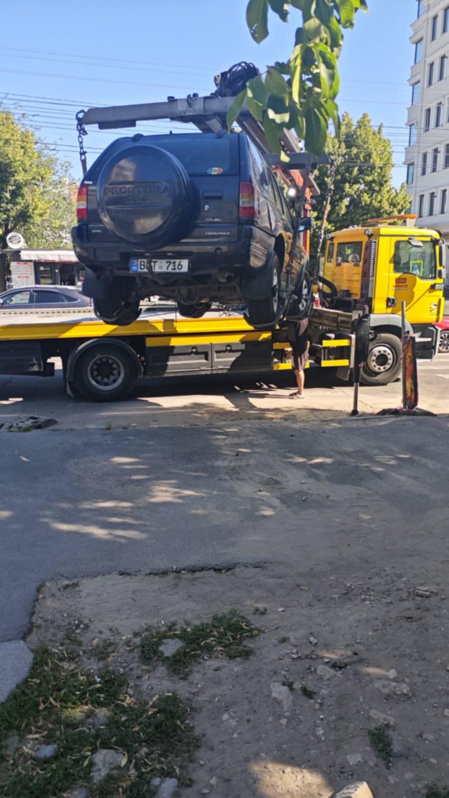 Atenție, șoferi! Nu parcați în zonele unde au loc lucrări de remediere a avariilor!